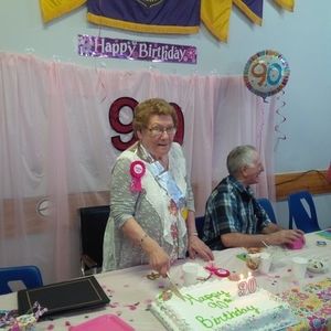 Meet your Posher, Dennis